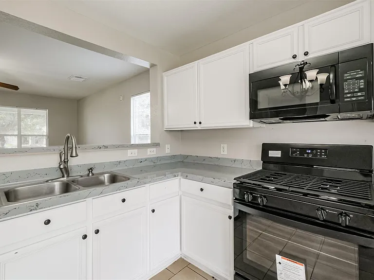12018 Madison Oak St — Photo 16