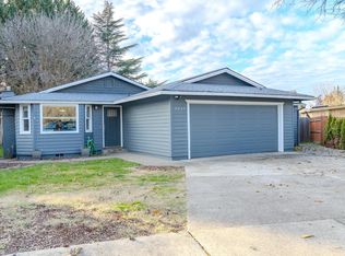 2420 Somerset Cir, Medford, OR