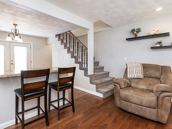 4th image of 1 Sunflower Ct
