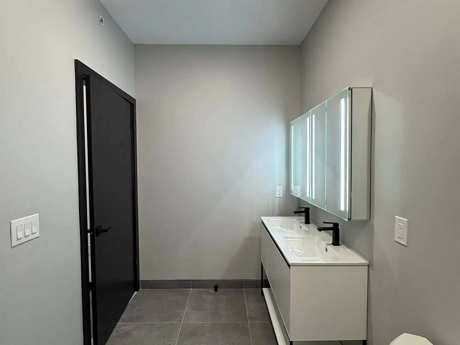 2 bed, $3,100 — Photo 4