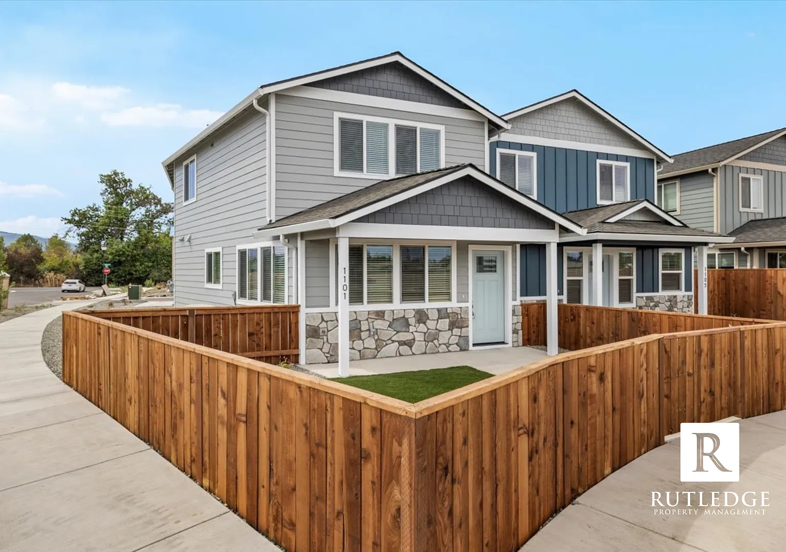 Brand New Willow Bend Estates in Snyder Creek - Central Point — Photo 2