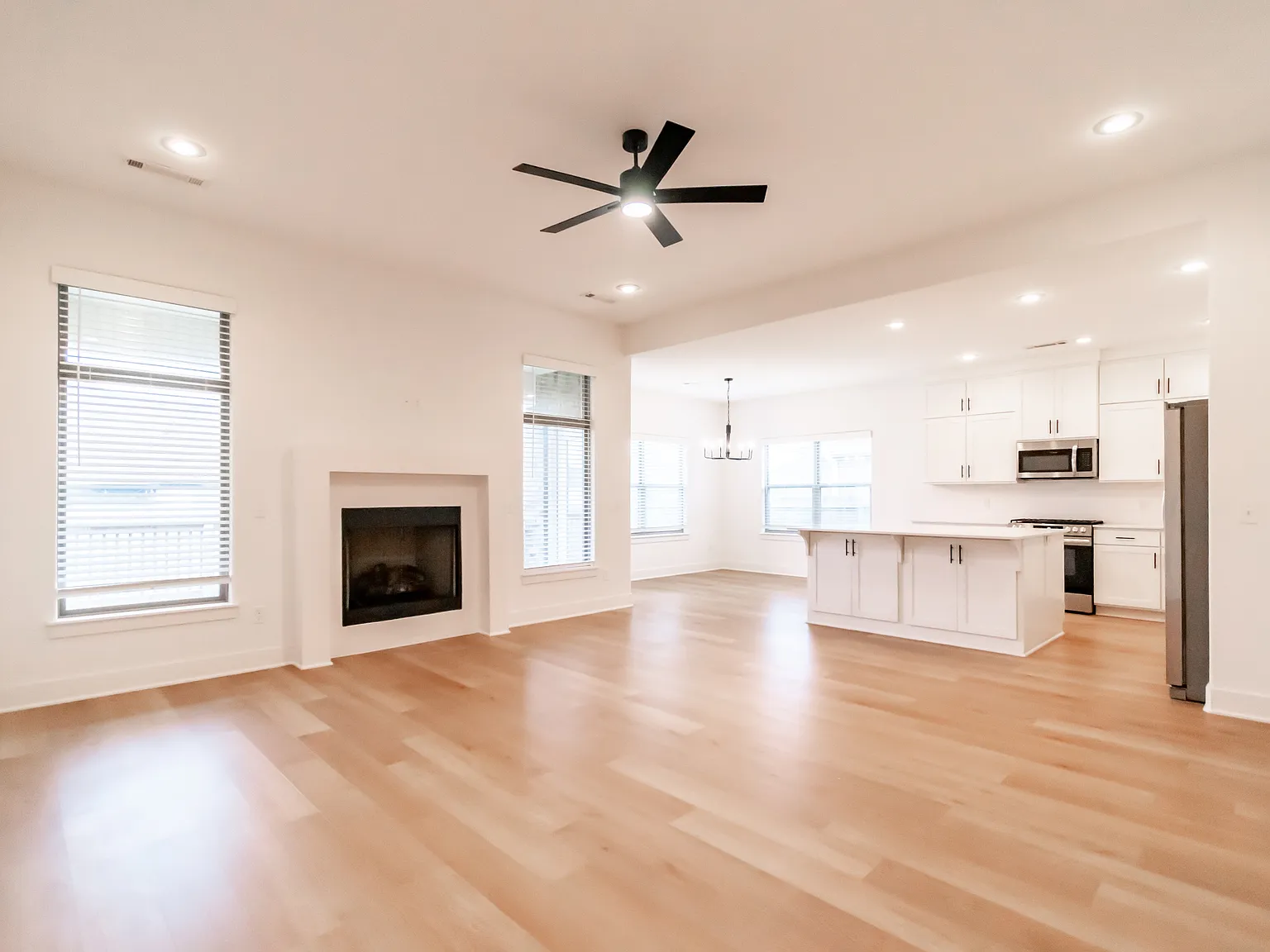 535 Wagon Wheel Avenue - 1 — Photo 2