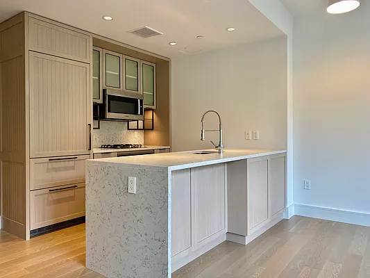 Rented by Extell Marketing Group LLC | media 8