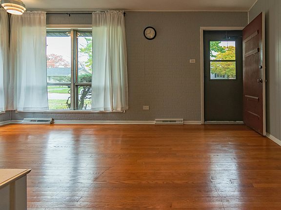 3rd image of 147 S Mayfair Pl