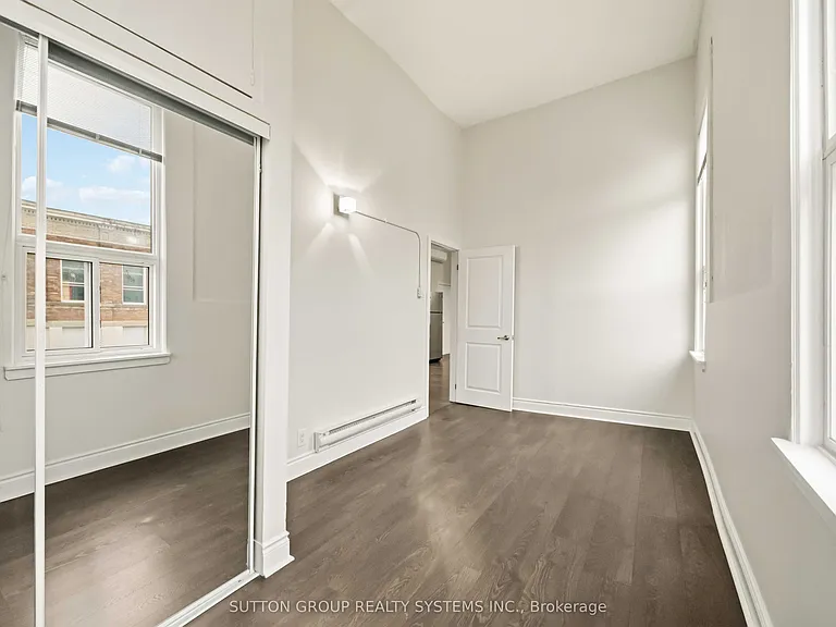 482 Queen St W #303 — Photo 11