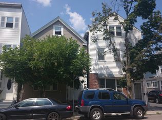 524 E 8th St, South Boston, MA 02127