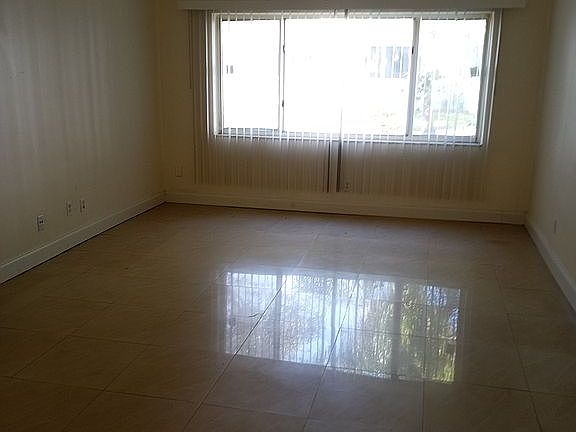 4th image of 151 SE 6th Ave APT 6