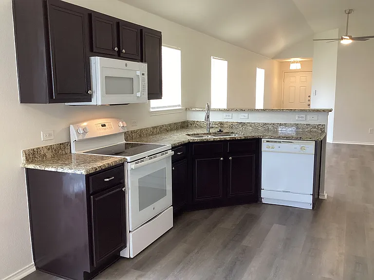11900 Porcupine Dr — Photo 9