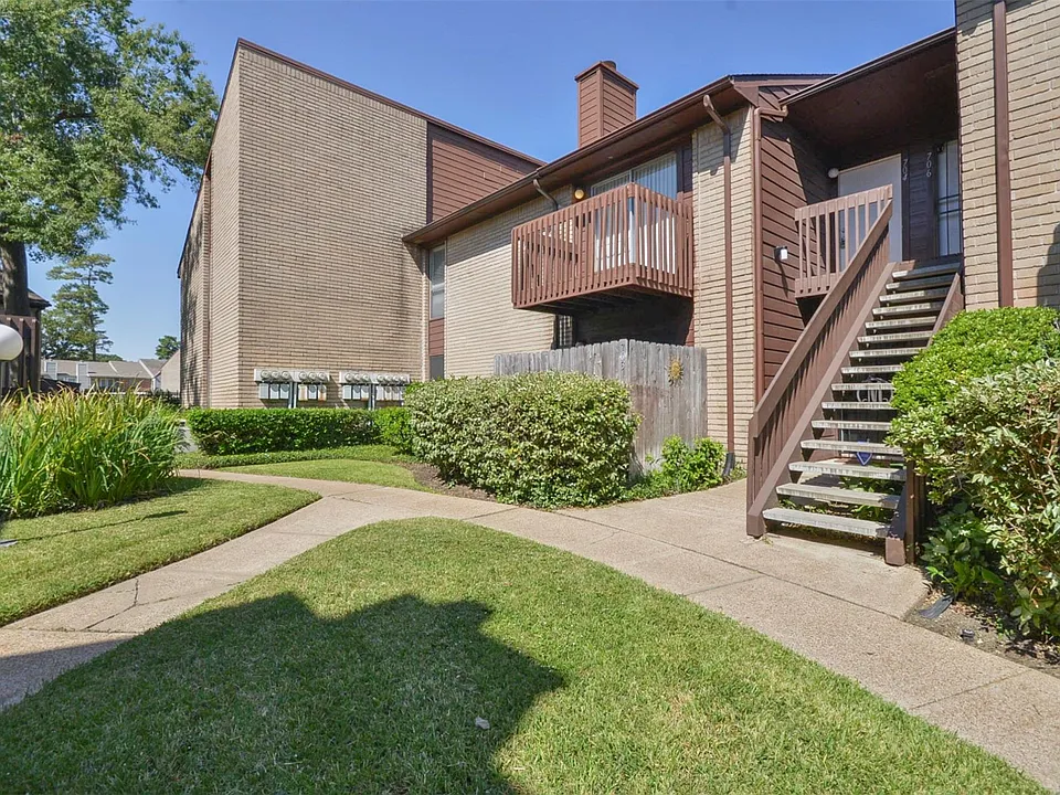 12905 Woodforest Blvd #704