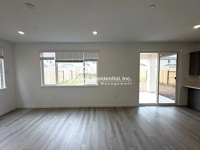 12640 Hereford Ave — Photo 5