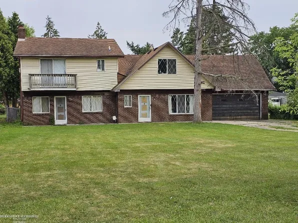 4058 Hillcrest Dr, Warren, MI 48092