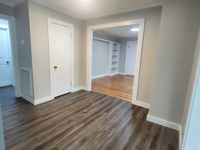 1067 Crescent Dr — Photo 12