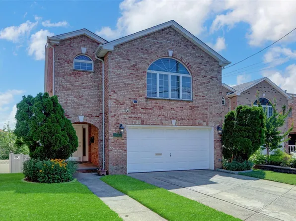 3-27 Cresthaven Lane, Whitestone, NY 11357