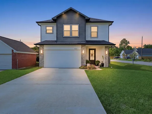 11037 Bois D Arc St, La Porte, TX 77571