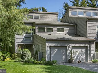 30 Old Orchard Ln, Princeton, NJ 08540