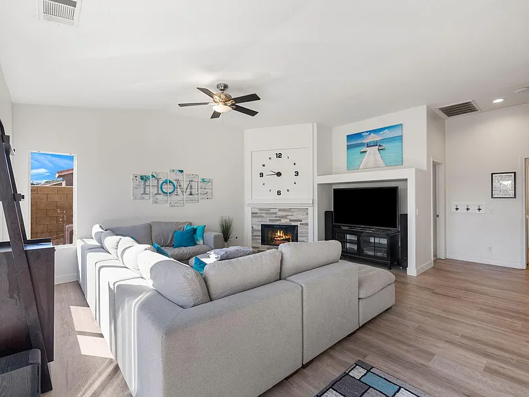 44660 Monticello Ave — Photo 16