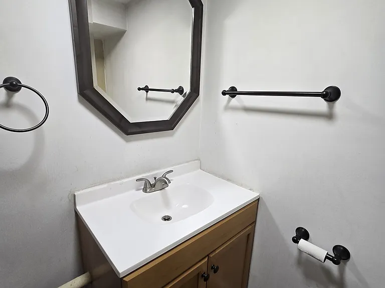 1404 S Grand Ave #B — Photo 6