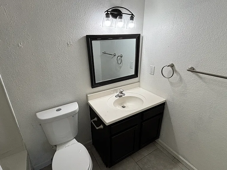 2 bed, 2.0 bath, 959 sqft, $1,350 — Photo 12