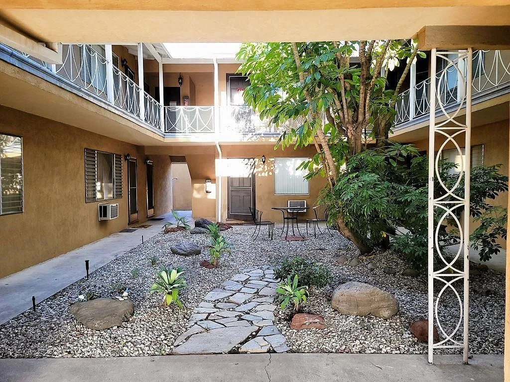 6326 Coldwater Cyn — Photo 4