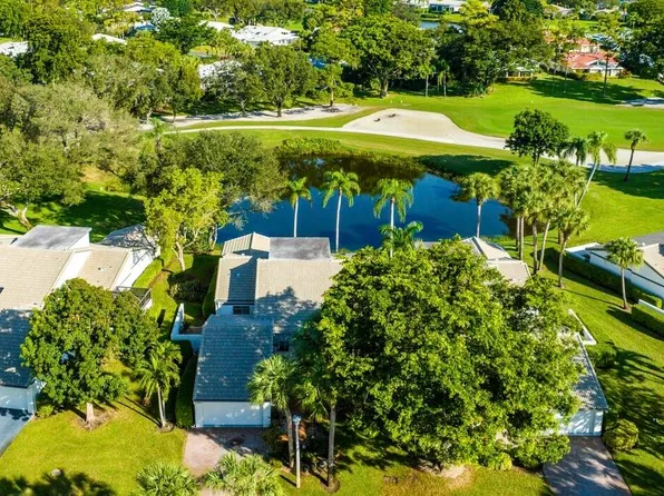 76 Cambridge Lane, Boynton Beach, FL 33436