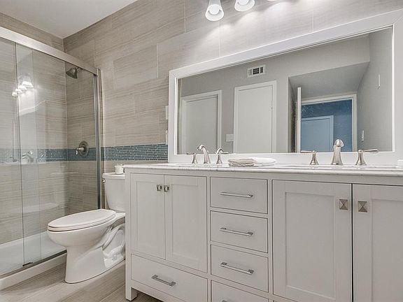 2nd image of 2025 Augusta Dr APT 604