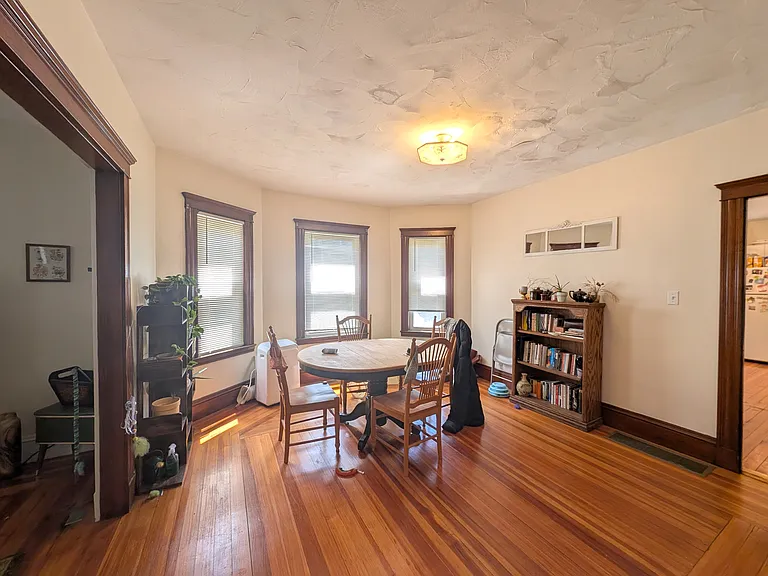 16 Central Rd #1 — Photo 3