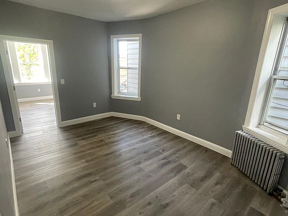3rd image of 30 Corbin Ave APT 4