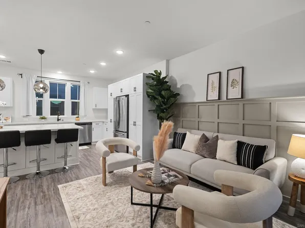 5300 Calle Rockfish #2, San Diego, CA 92154