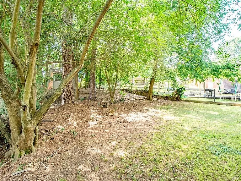 688 Inglewood Dr SE — Photo 25