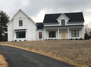 8866 Taylor May Rd, Chagrin Falls, OH 44023