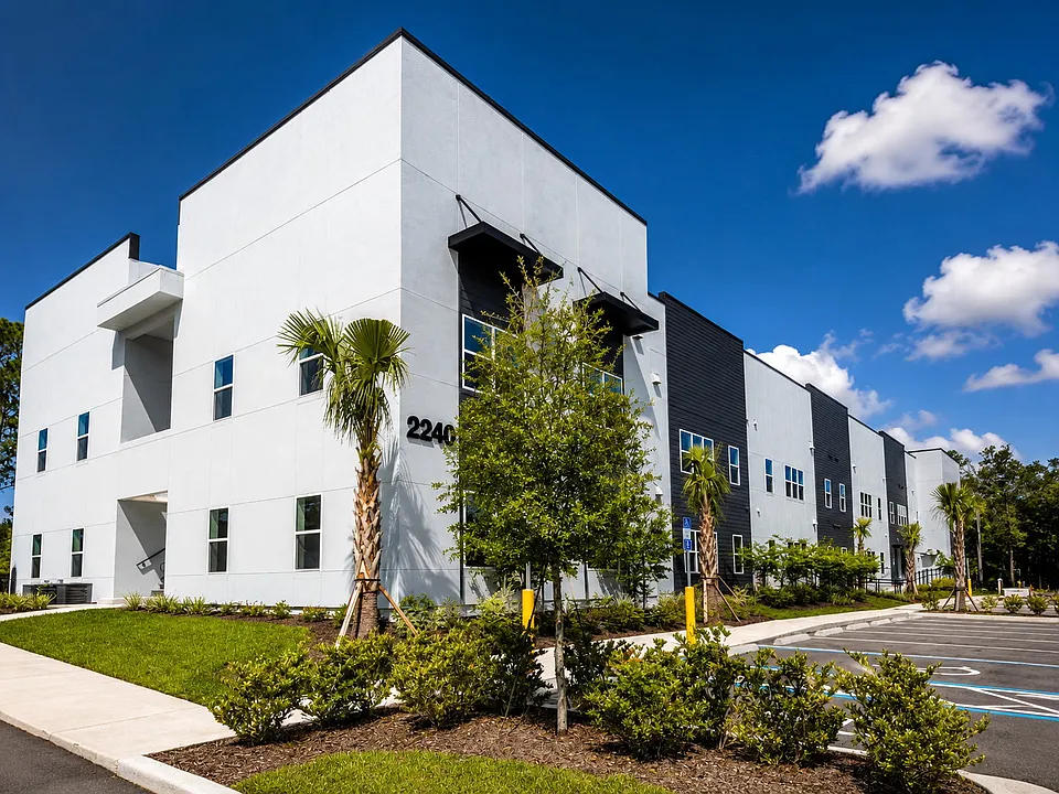 Las Palmas Apartments