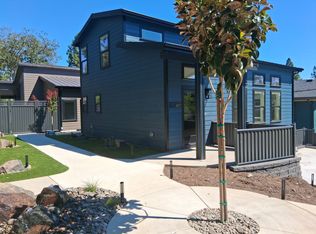 427 Holly St, Ashland, OR 97520