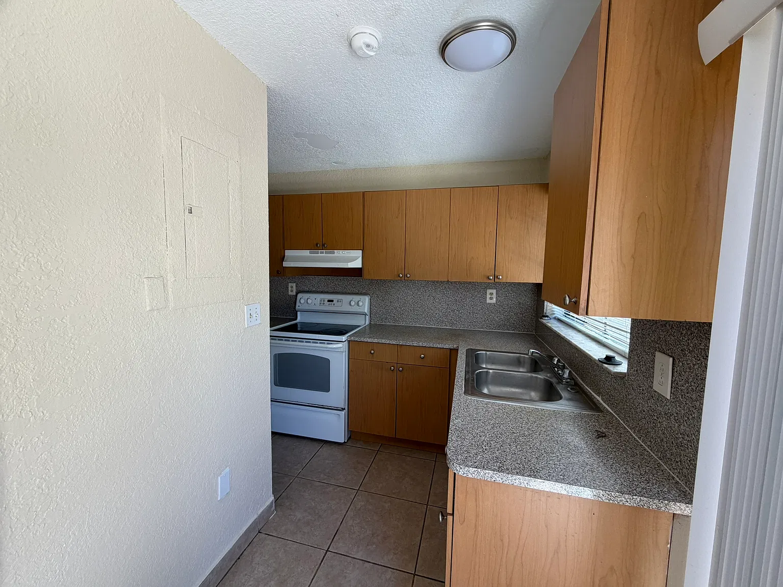 3 bed, 2.5 bath, 1313 sqft, $2,900 — Photo 4