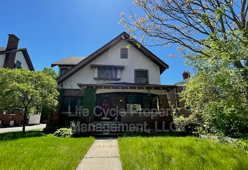 548 Fulton St E #3 Photo 1