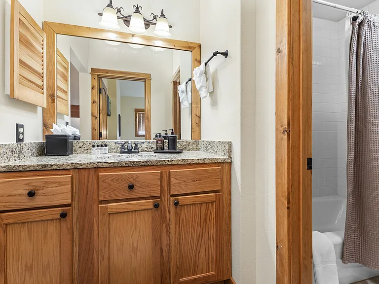 3rd Floor Bathroom #2 - Tub/Shower Combo