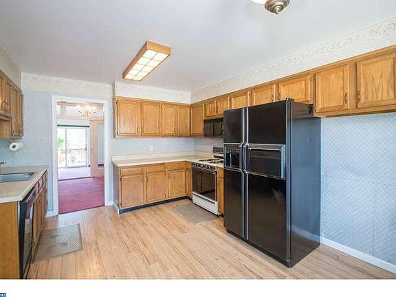 2nd image of 1312 Coleman St