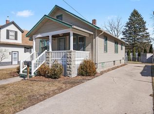 613 Pine St, Essexville, MI 48732