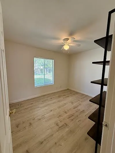 2392 Medlar Rd — Photo 17