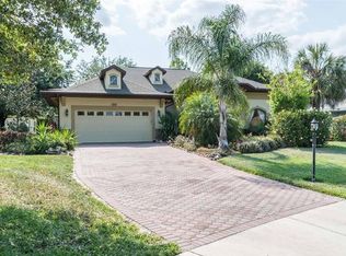 5320 Grove Mnr, Lady Lake, FL 32159