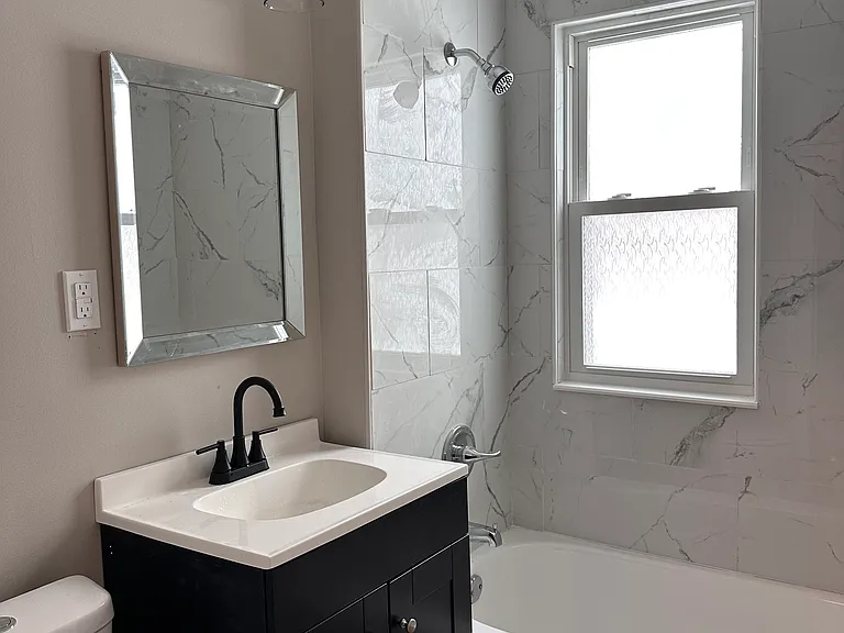 409 Madison St #2 — Photo 4