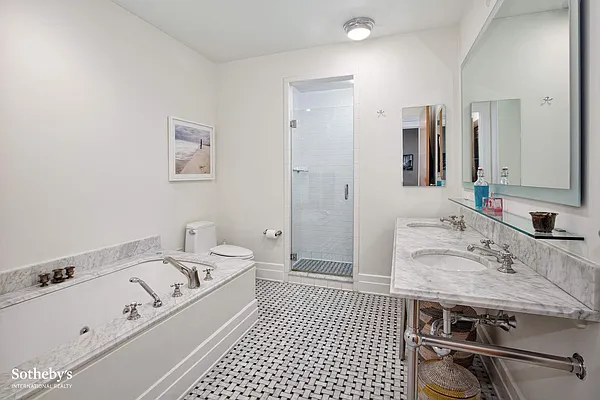 Sold by Sotheby's International Realty | media 8
