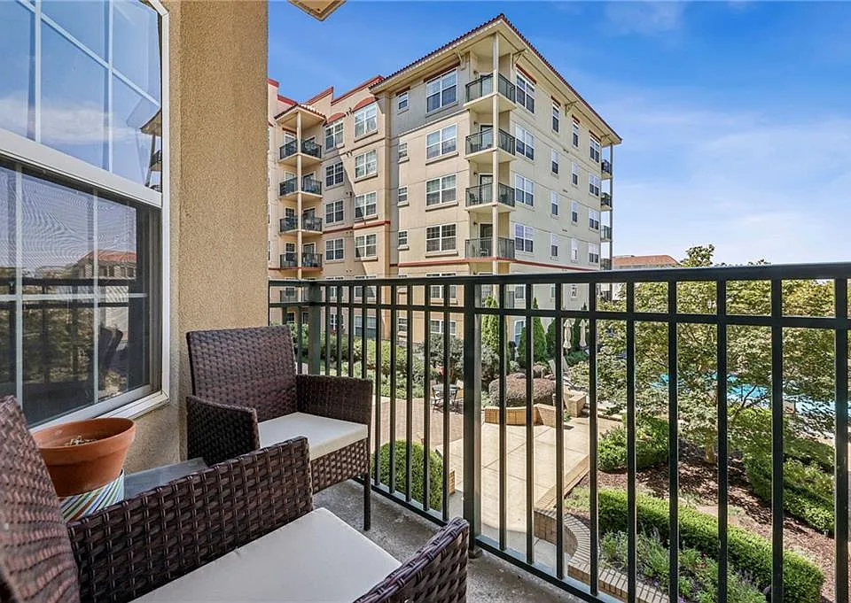 230 E Ponce De Leon Ave #221