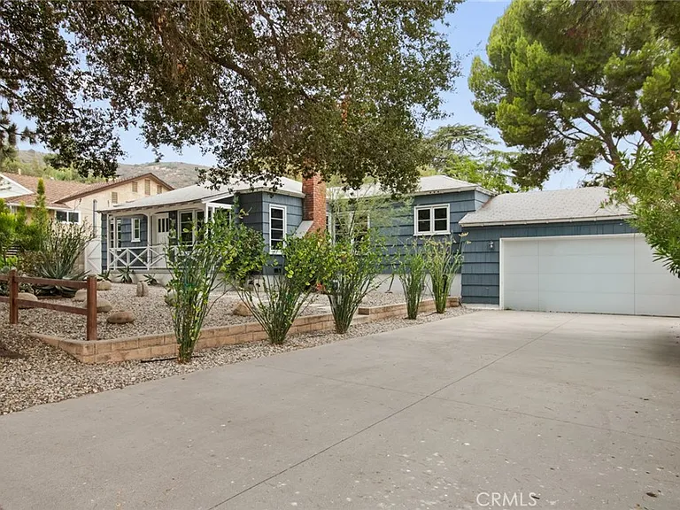10215 Eldora Ave — Photo 1
