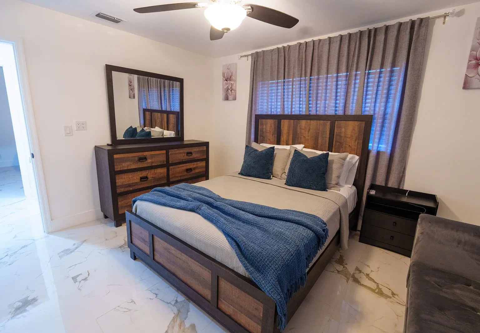 3 bed, 1700 sqft, $4,599 — Photo 3