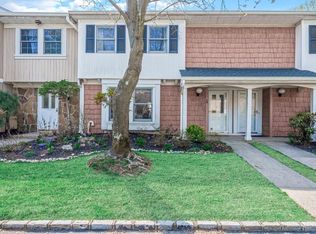 54 Hidden Ridge Dr, Syosset, NY 11791