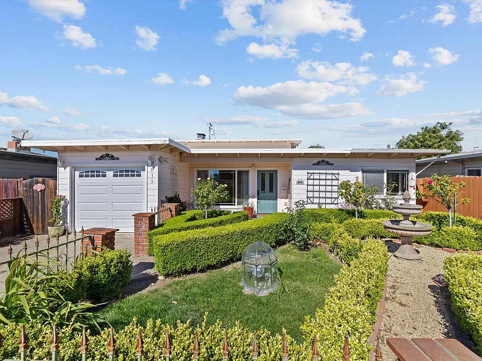 833 Ocean View Ave