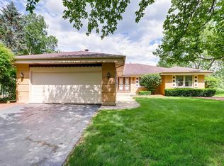 335 S Kensington Ct, Palatine, IL