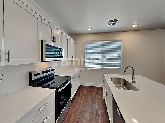 3rd image of 17110 W Lawrence Ln