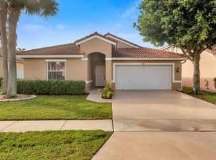 5161 Prairie Dunes Village Cir, Lake Worth, FL 33463