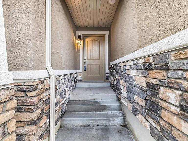 14589 S Heatherly Ln — Photo 2